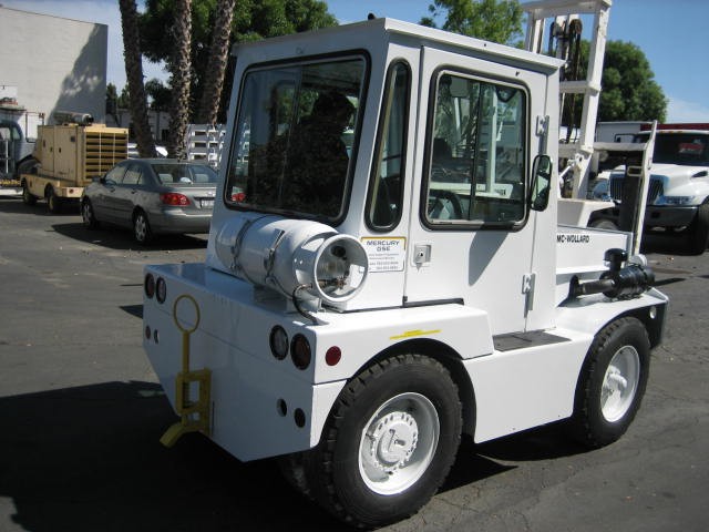 1990 NMC Wollard 1008 Tow Tractor
