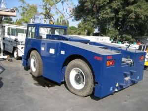 FMC B-600 Aircraft Tow Tractor