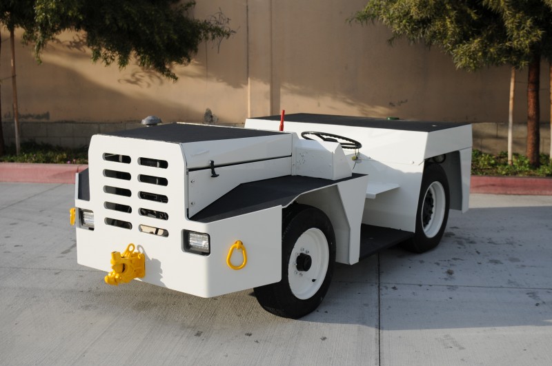 Wollard 140D Aircraft Pushback Tractor