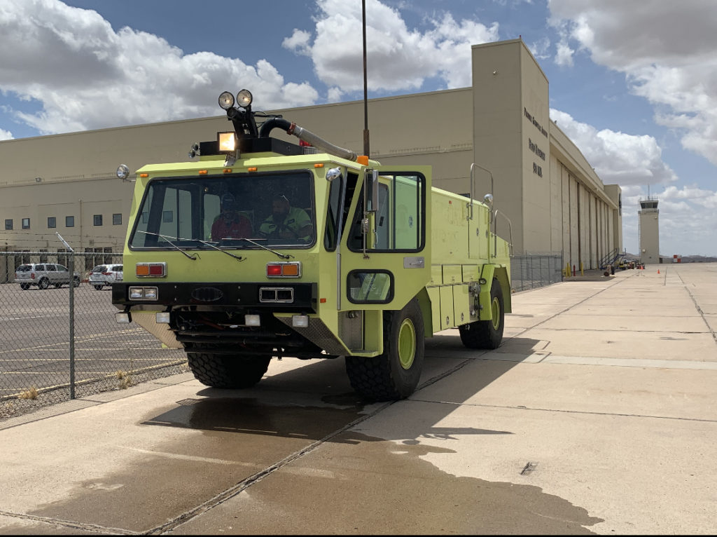 Aircraft Rescue and Fire Fighting Truck (ARFF)  E-One Titan 4×4 1990