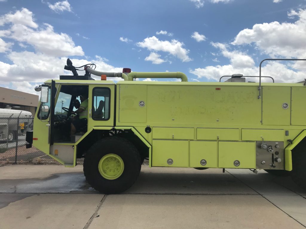 Aircraft Rescue and Fire Fighting Truck (ARFF)  E-One Titan 4×4 1990