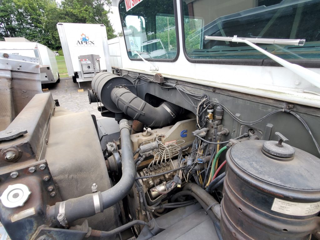 1991 Oshkosh R-11 – 6,000 Gal Fuel Truck