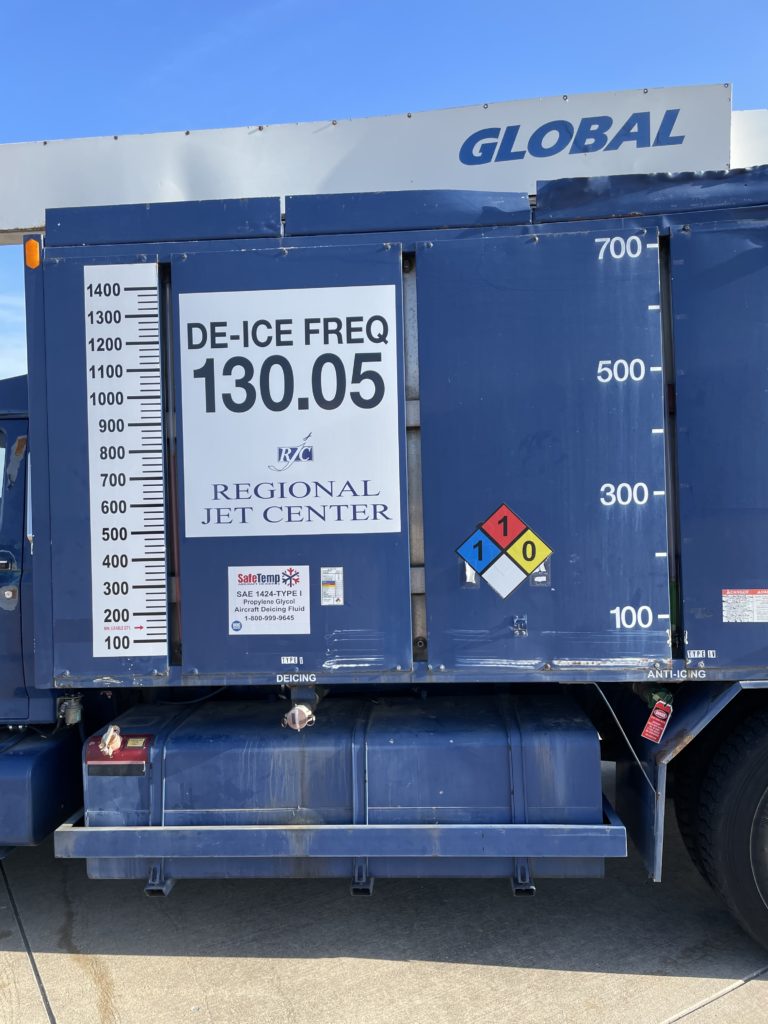 1991 Global 2110 Deicer