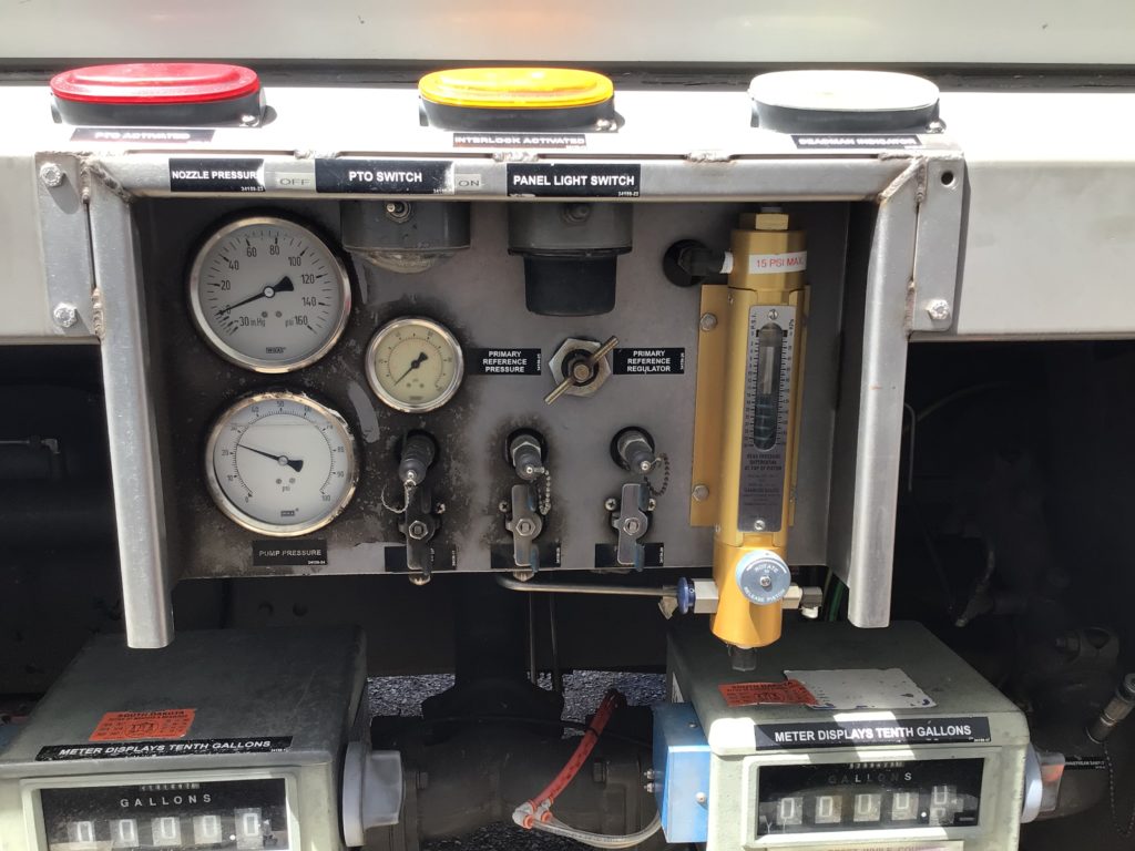 1985 Ford F-800 2000 Gallon Jet A Refueler