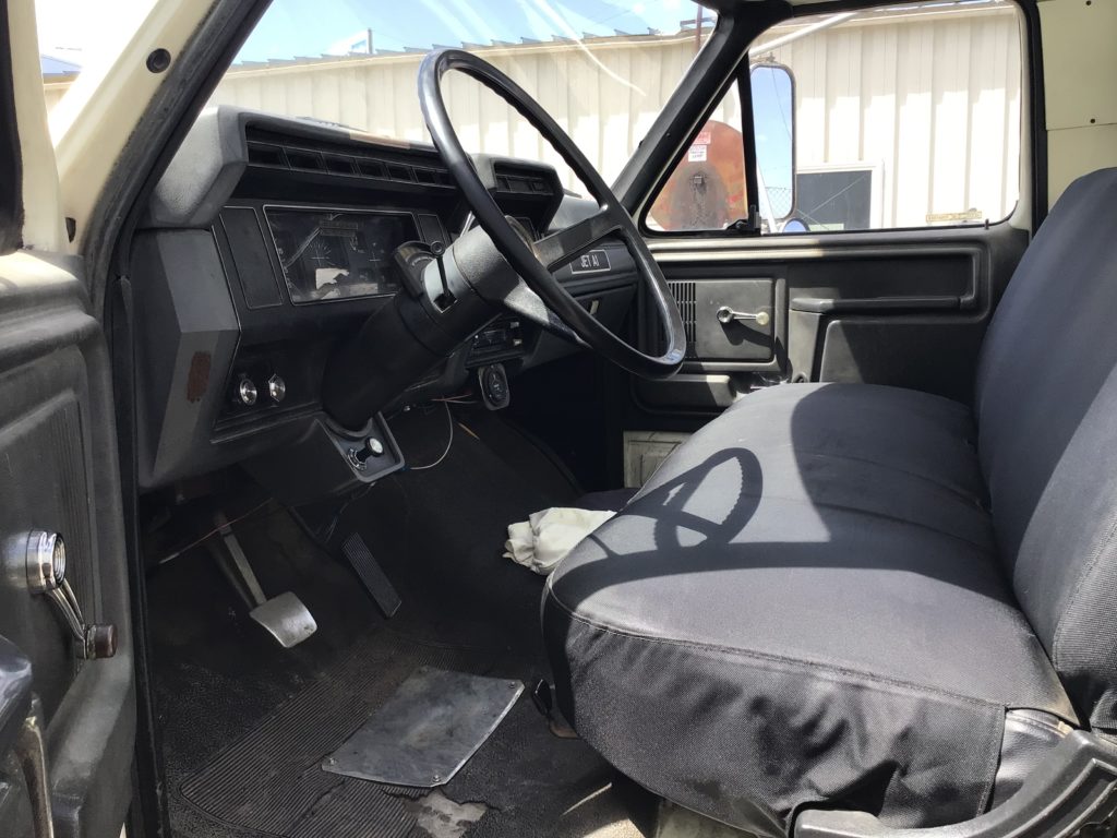 1985 Ford F-800 2000 Gallon Jet A Refueler