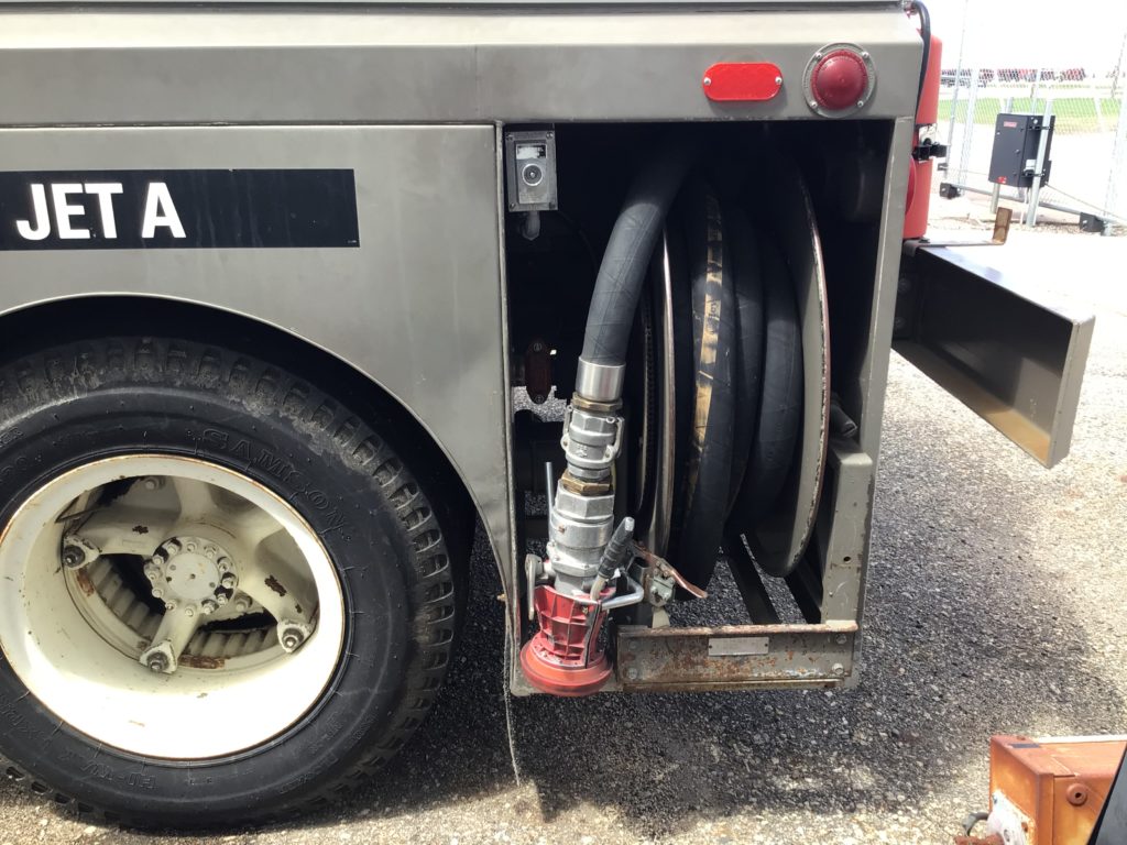 1985 Ford F-800 2000 Gallon Jet A Refueler