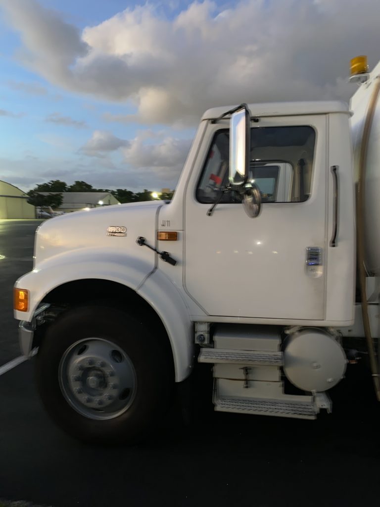 INTERNATIONAL 2001 Fuel Truck – Jet A Grade (5000 Gas Cap)