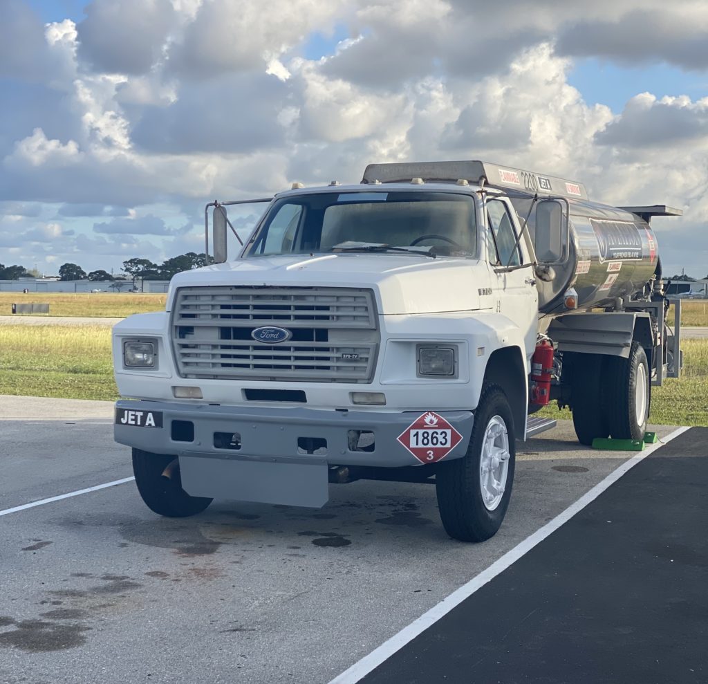 FORD F700 Fuel Truck – Jet A Grade (2500 Gas Cap)