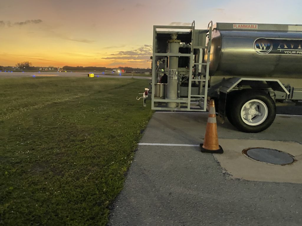 FORD F700 Fuel Truck – Jet A Grade (2500 Gas Cap)