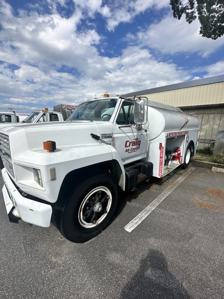 1989 F700 Jet-A Fuel Truck