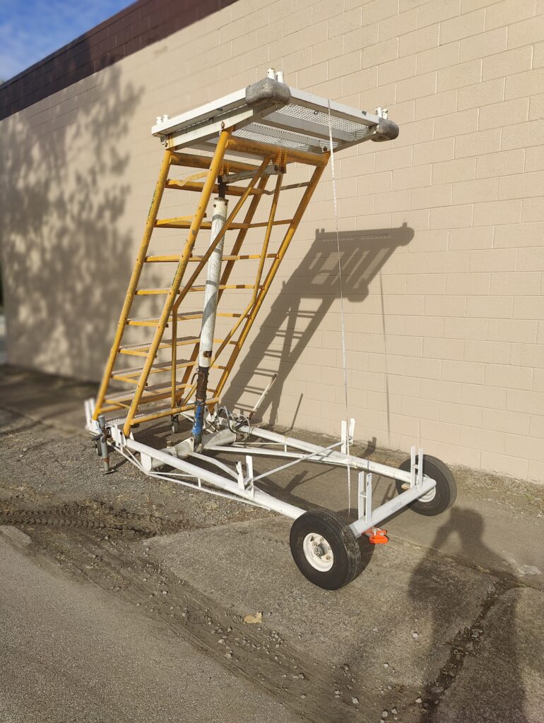 B1 Maintenance Ladder
