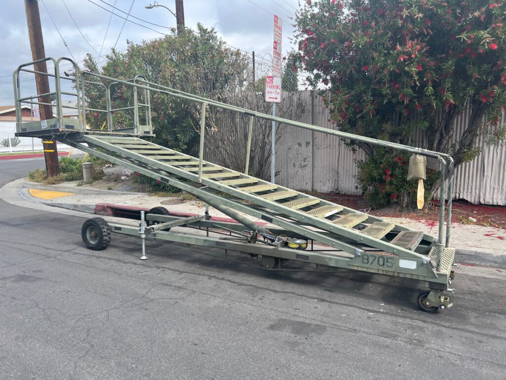 B-7 Maintenance Stand