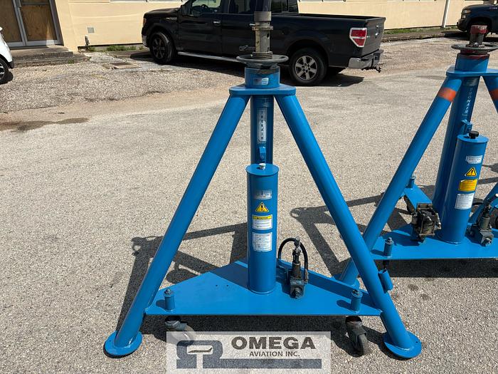 Tronair 02-1248-0112. 12 Ton Aircraft Jack